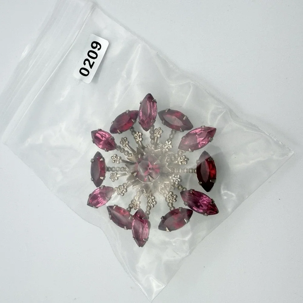 Vintage Brooch Red Pink Magenta Marquise Rhinestone Starburst Filigree Pin 2.5